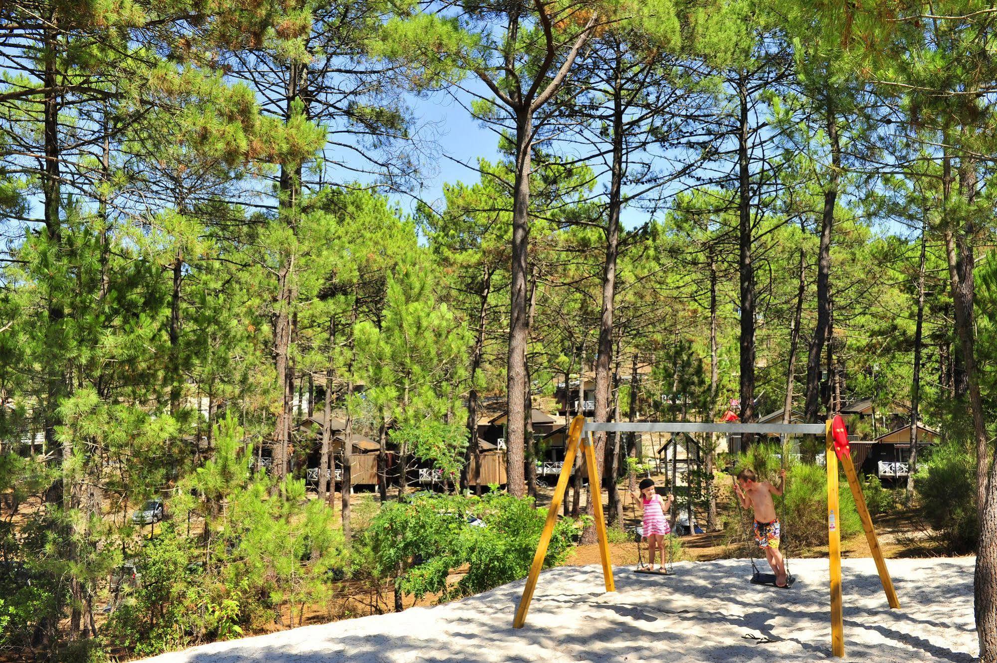Vtf Les Oyats Sylvadoures Hotel Maubuisson Bagian luar foto