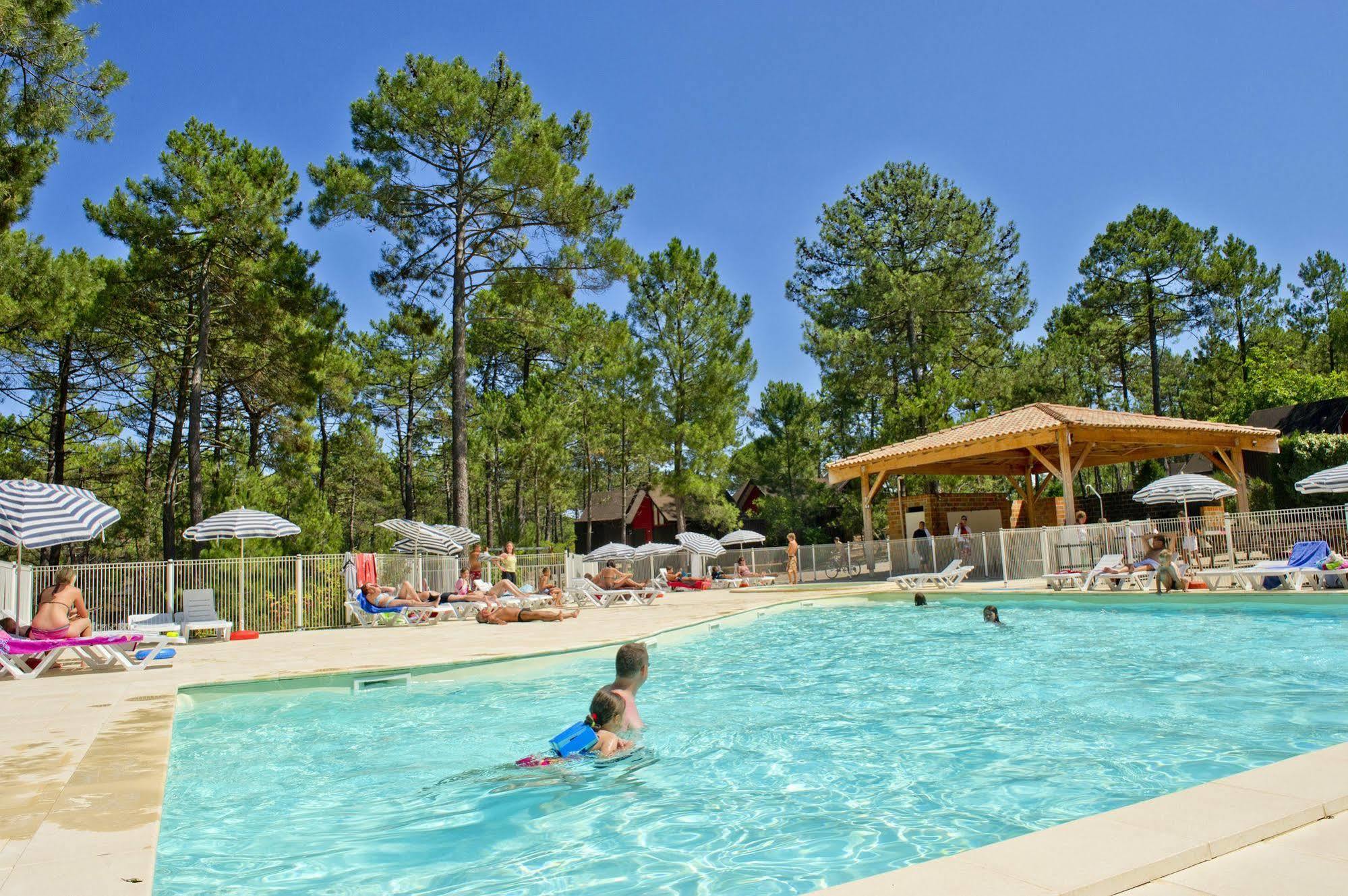 Vtf Les Oyats Sylvadoures Hotel Maubuisson Bagian luar foto